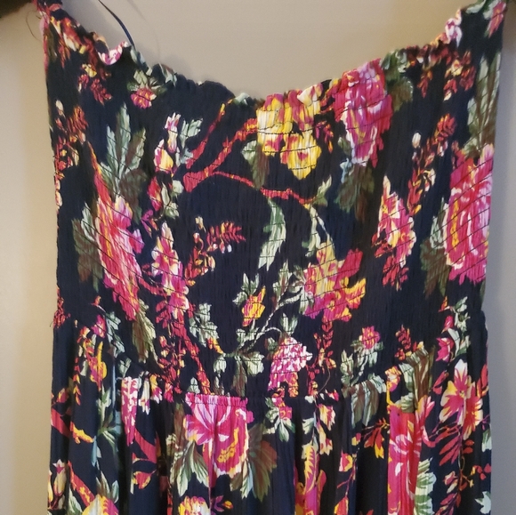 Floral Maxi Dress - Picture 3 of 4